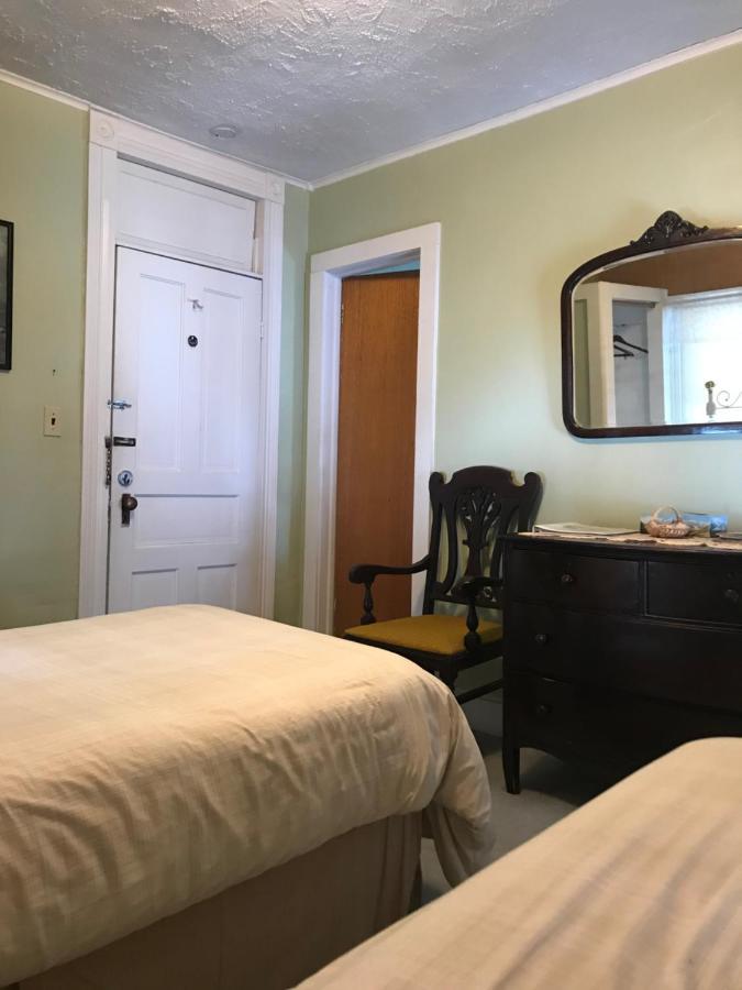 Inn At Starlight Lake & Restaurant Extérieur photo