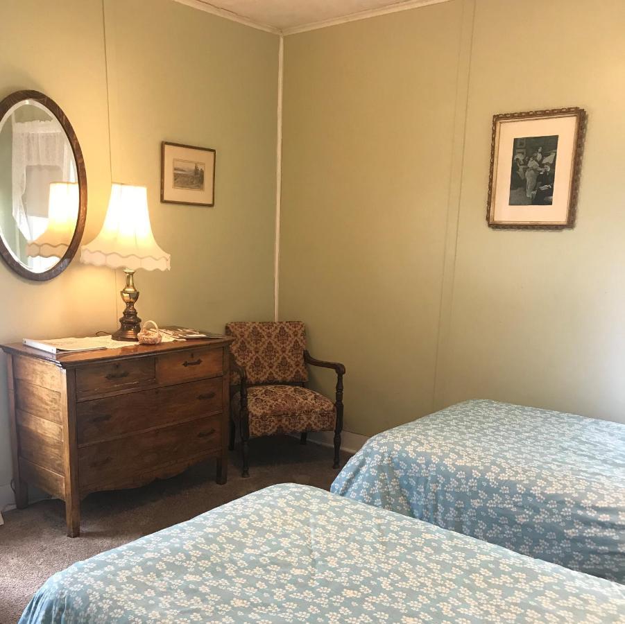 Inn At Starlight Lake & Restaurant Extérieur photo