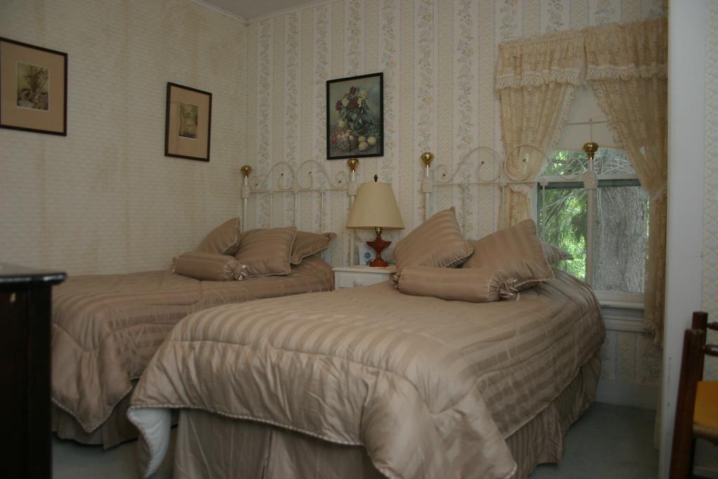 Inn At Starlight Lake & Restaurant Extérieur photo