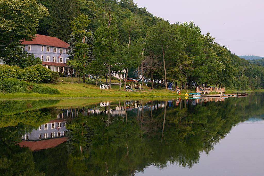 Inn At Starlight Lake & Restaurant Extérieur photo